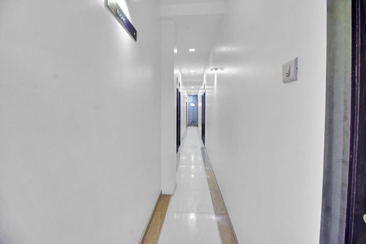 Flagship 83490 Hotel Bently Palace Mumbai  Buitenkant foto