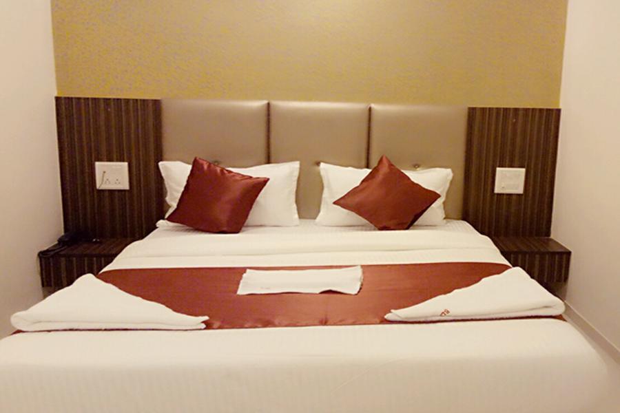 Flagship 83490 Hotel Bently Palace Mumbai  Buitenkant foto