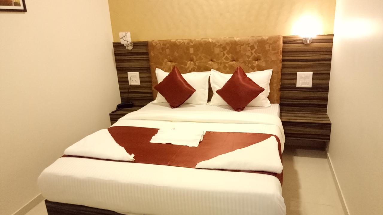 Flagship 83490 Hotel Bently Palace Mumbai  Buitenkant foto
